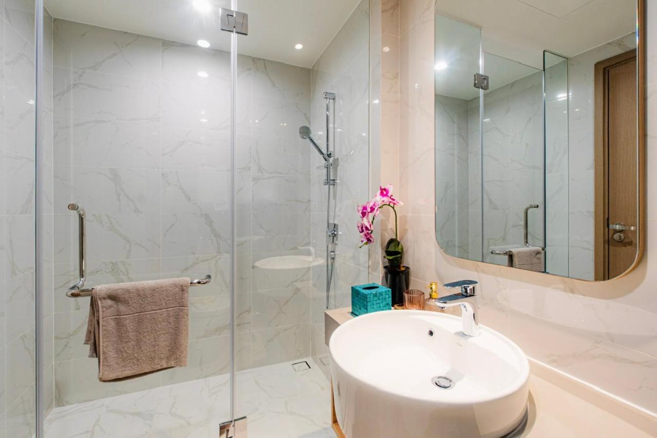 Zenity Luxury Apartment In District 1 Since 2024 Thành Pho Ho Chí Minh Esterno foto