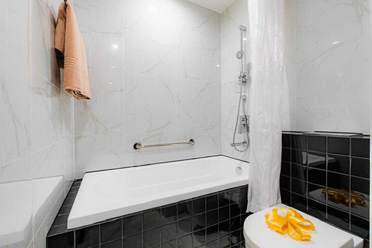 Zenity Luxury Apartment In District 1 Since 2024 Thành Pho Ho Chí Minh Esterno foto